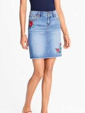 J. CREW Embroidered Denim Skirt, Size 2, Stretch Mini Jean, Raw Hem, w/ pockets!